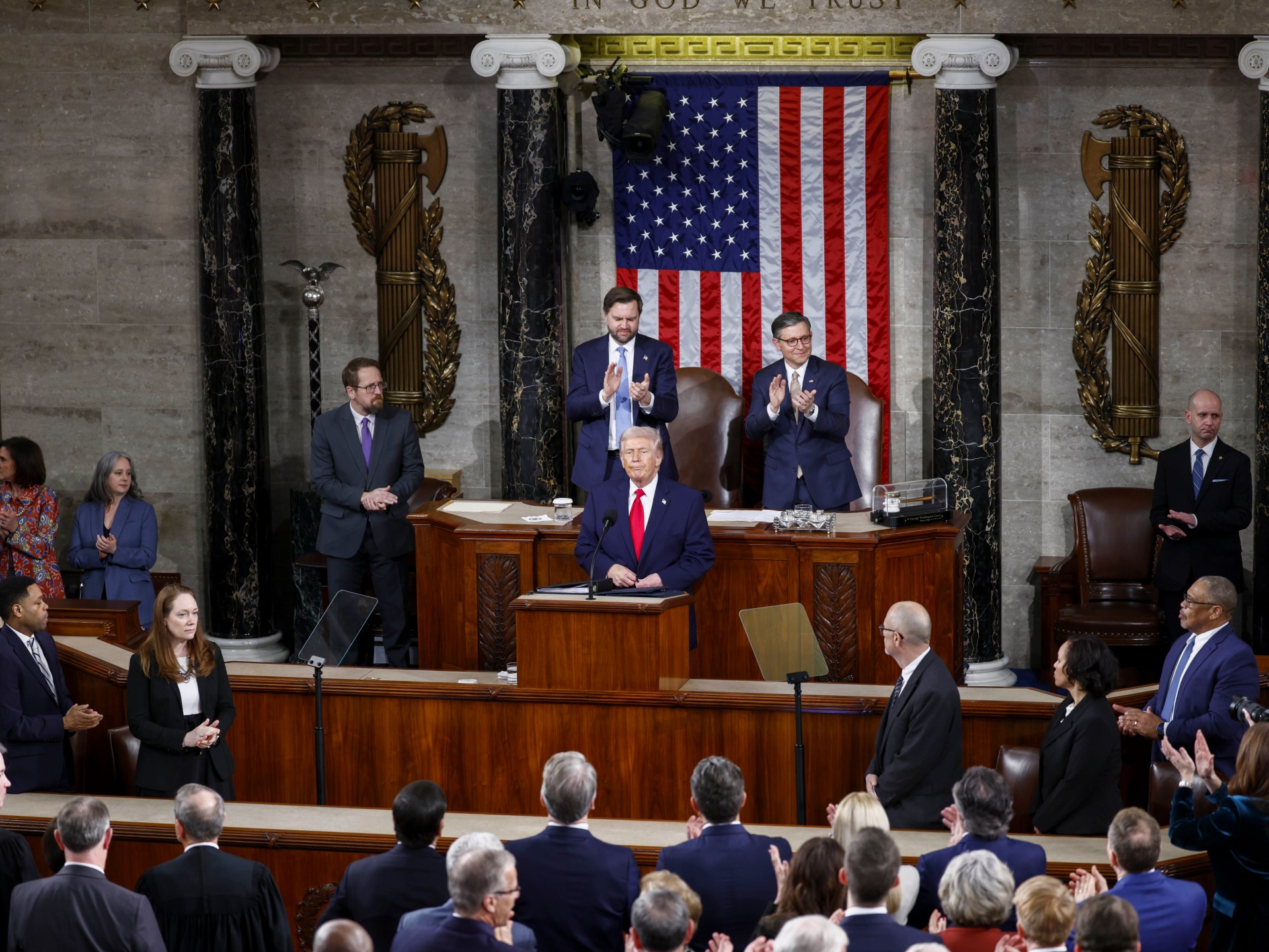 تهديدات ترمب بتدمير إيران: هل تطيح «الحرب الأبدية» بالجمهوريين في الانتخابات القادمة؟
