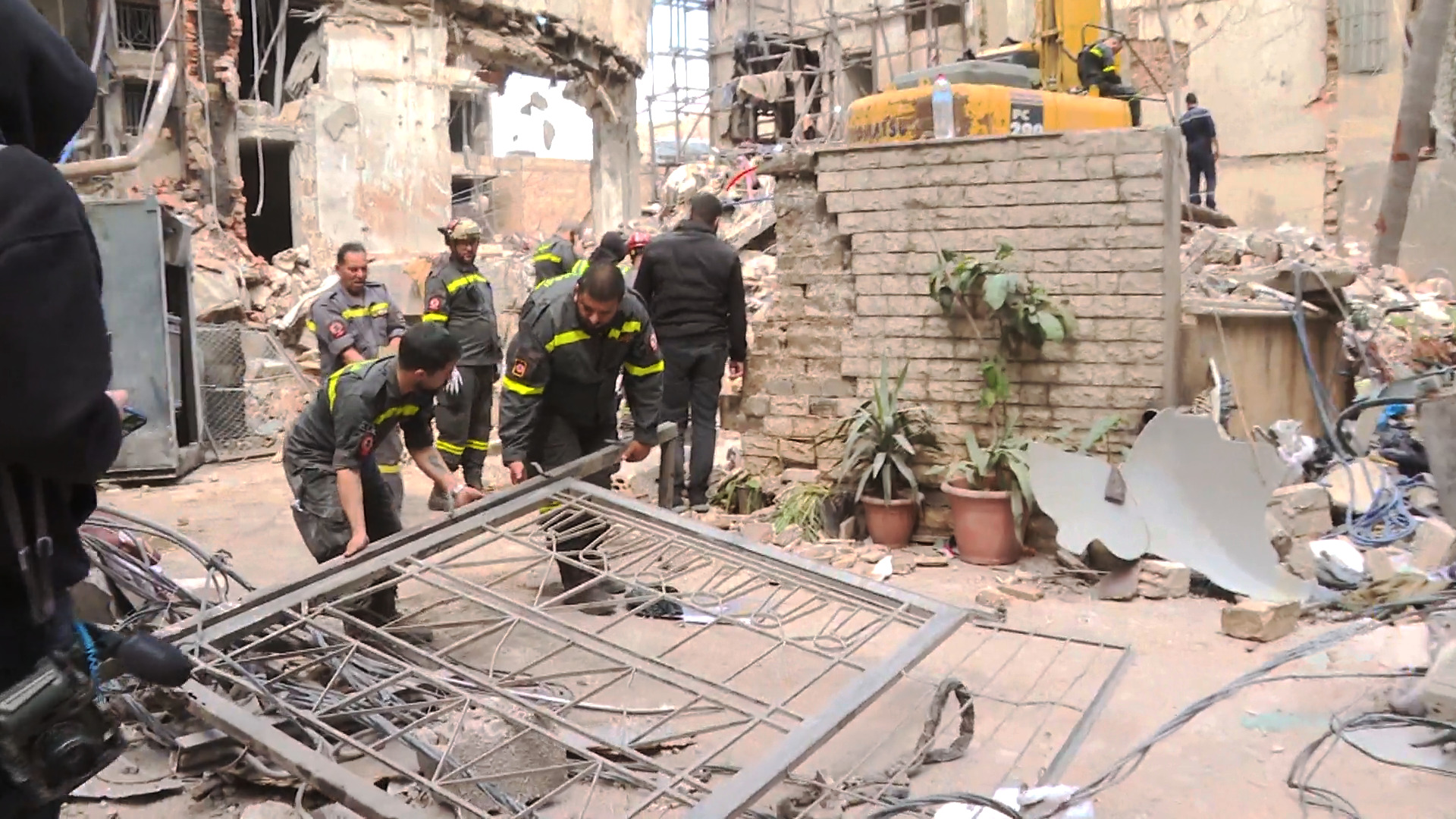 كارثة إنسانية تفوق التوقعات: كيف يواجه لبنان أزمة النزوح المتصاعدة؟