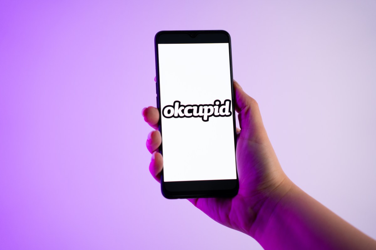 حوكمة البيانات في الميزان: Clarifai تحذف ملايين الصور ونماذج الذكاء الاصطناعي بعد أزمة OkCupid