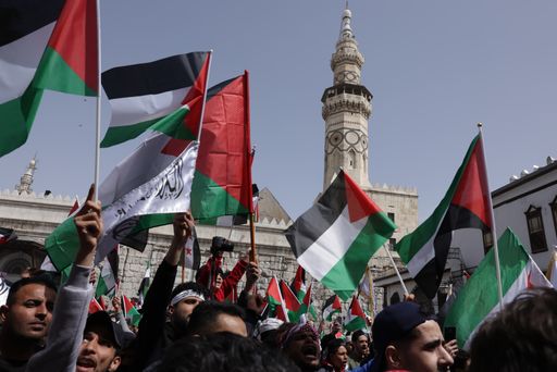 احتجاجات عالمية واسعة تنديداً بإغلاق المسجد الأقصى وقانون إعدام الأسرى الفلسطينيين