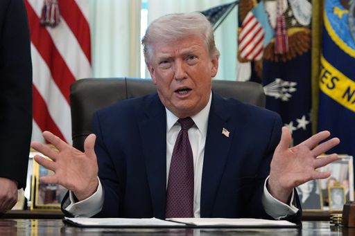 ترمب يرهن سحب القوات الأمريكية من محيط إيران بالالتزام الكامل بالاتفاق النووي