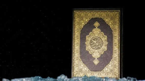 أنوار التنزيل: حقيقة القرآن الكريم وأثره في صياغة الوجدان الإنساني