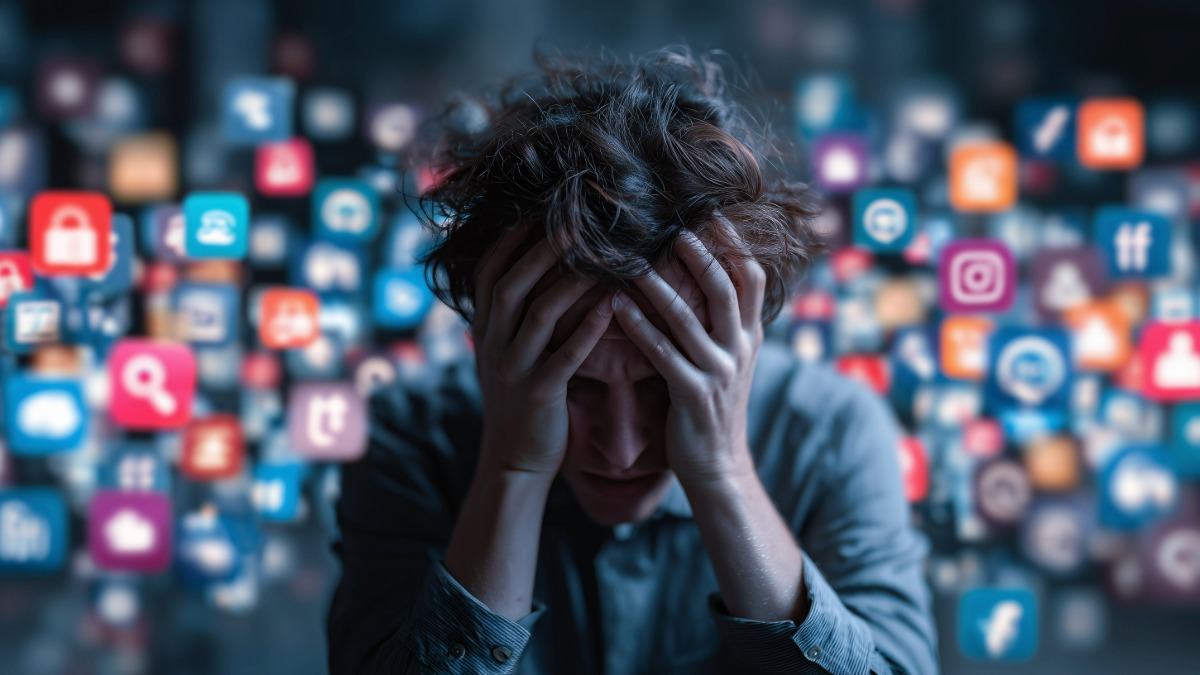 أضرار وسائل التواصل الاجتماعي